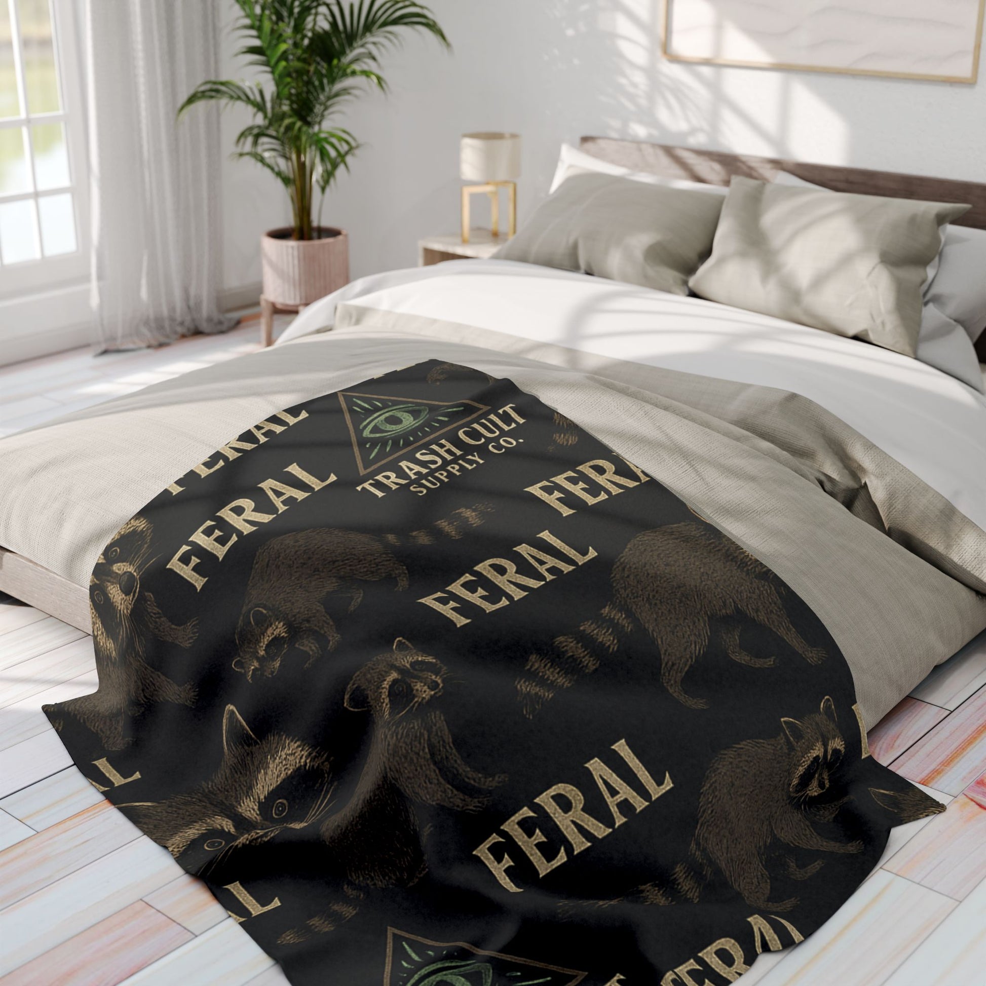 Feral Raccoon Arctic Fleece Blanket, Cozy Wildlife Blanket, Unique Gift for Animal Lovers, Soft Throw for Home Decor, Perfect for Camping