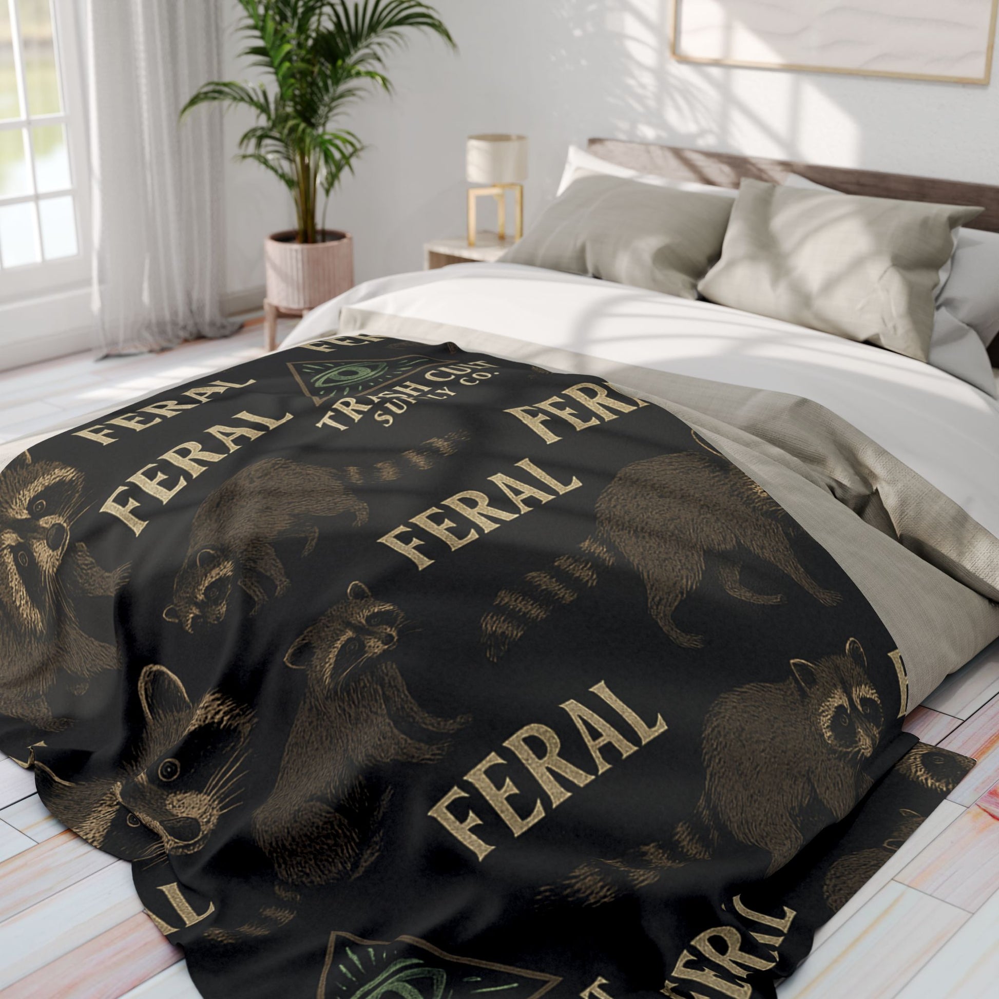 Feral Raccoon Arctic Fleece Blanket, Cozy Wildlife Blanket, Unique Gift for Animal Lovers, Soft Throw for Home Decor, Perfect for Camping