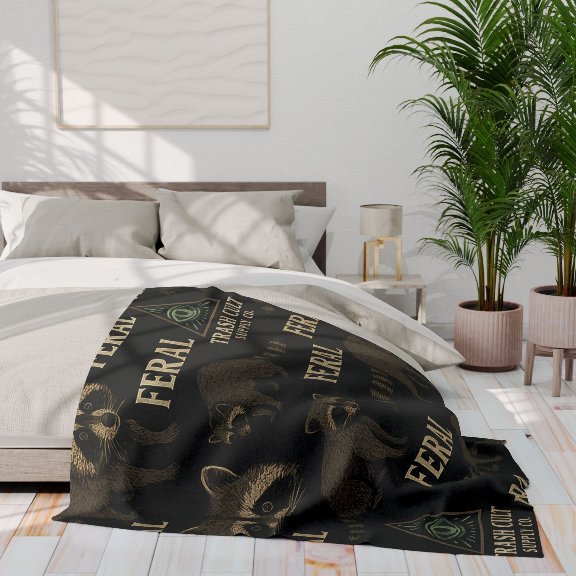 Feral Raccoon Arctic Fleece Blanket, Cozy Wildlife Blanket, Unique Gift for Animal Lovers, Soft Throw for Home Decor, Perfect for Camping